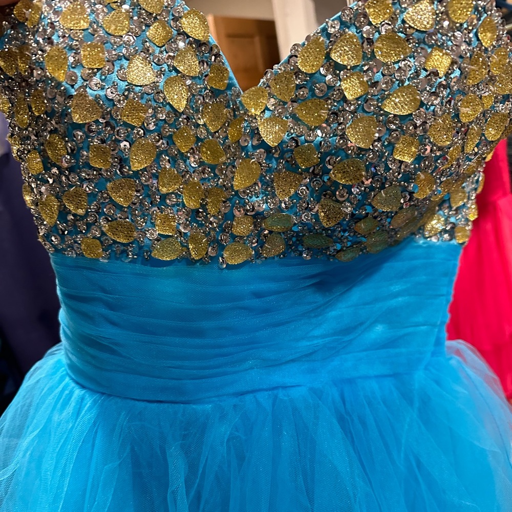 Short dress